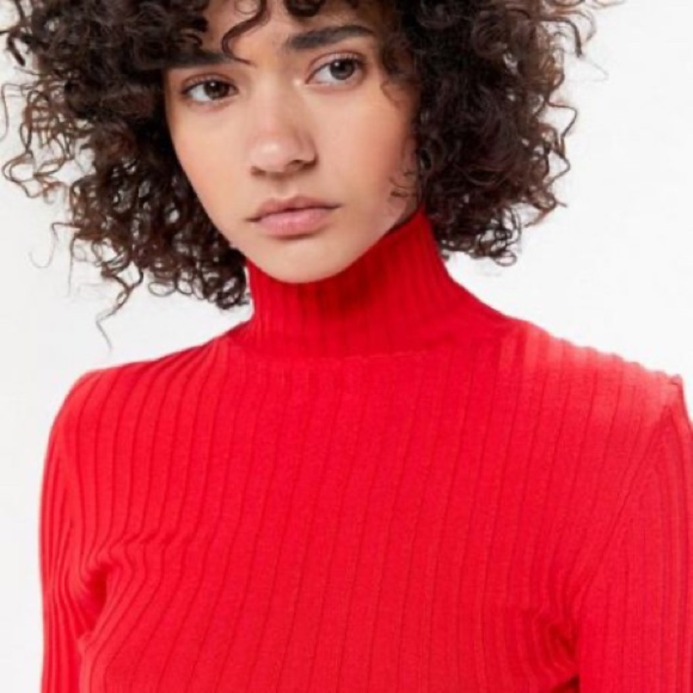 • UO cropped ribbed orange red turtleneck • - Picture 3 of 8